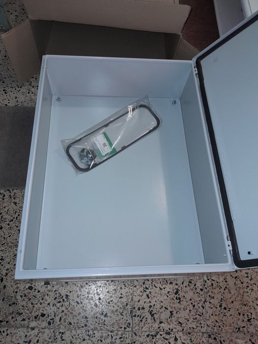 Vendo caixa para quadro eletrico