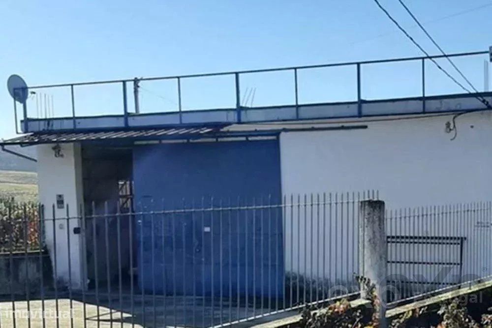 Armazém em Sanfins do Douro
