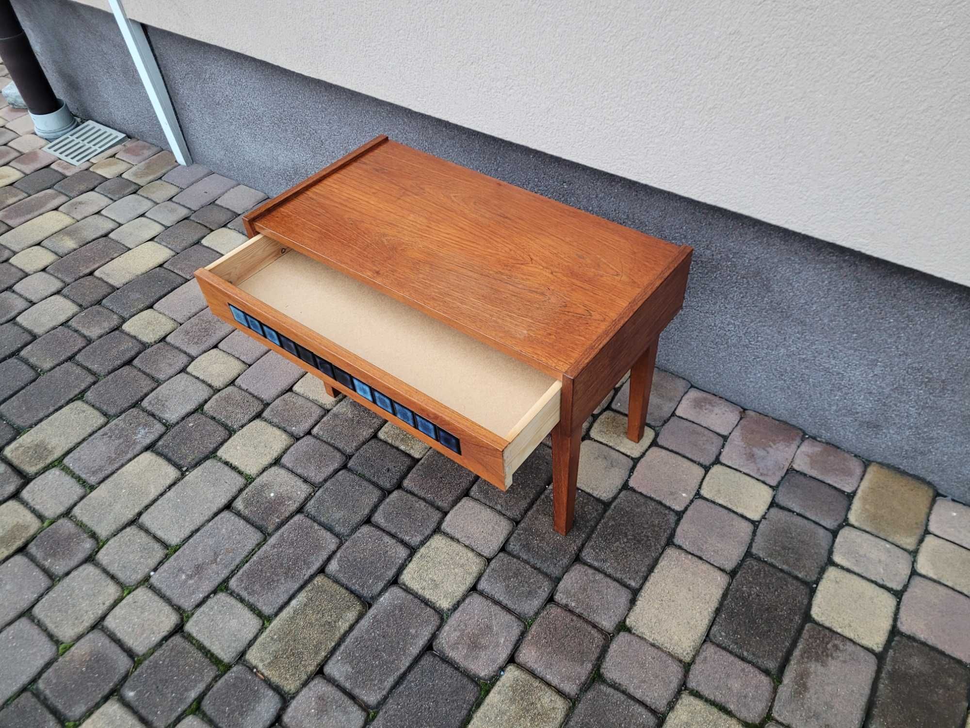 Duńska komoda z teaku z kafelkami ceramicznymi, lata 60 Tekowa