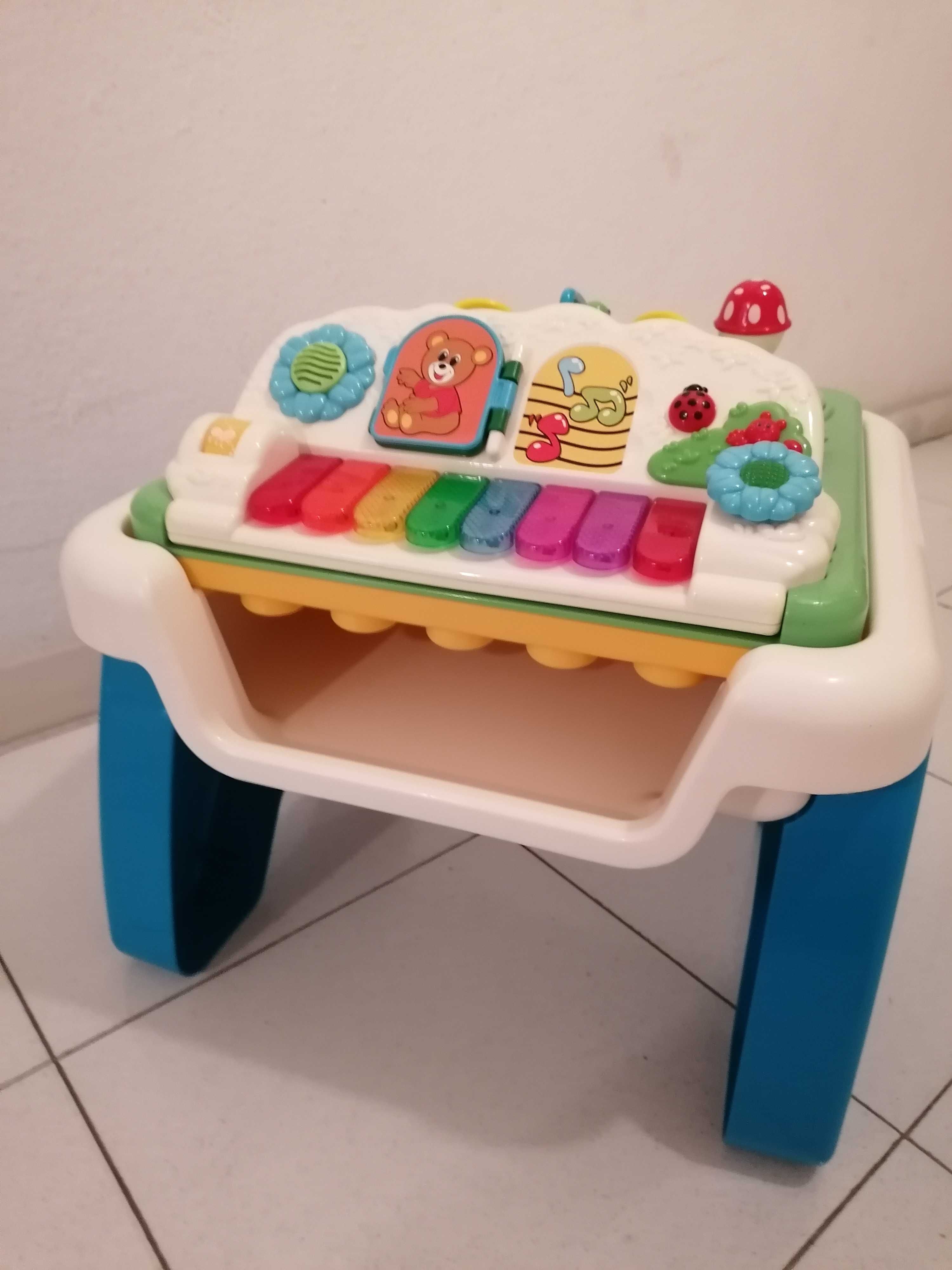 Mesa atividades Chicco