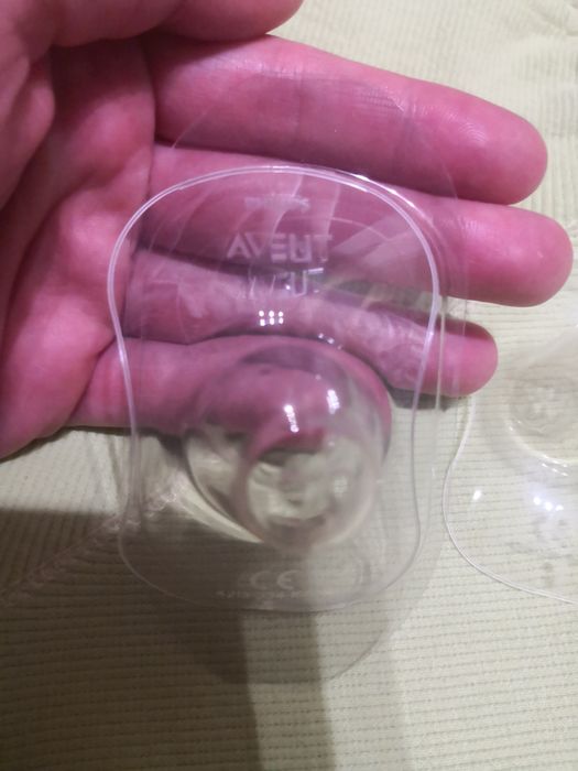 Nowe uniwersalne nakładki na sutki/do karmienia Phillips Avent