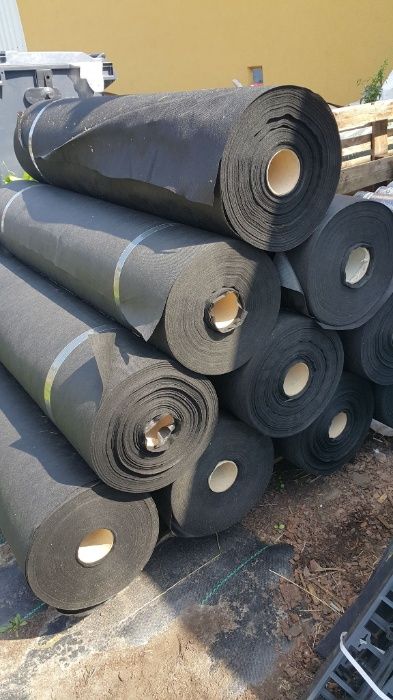 Agrowłóknina 1,1x50m 50g/m2 z UV na chwasty do ściółkowania TRUSKAWEK