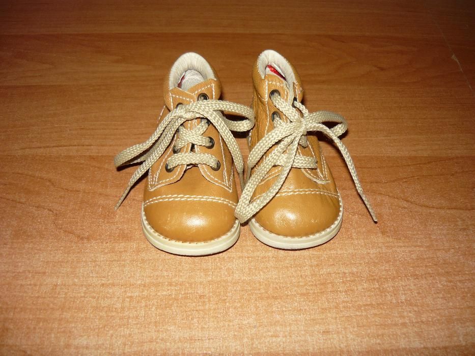 Ботиночки детские Zara, Испания, нат. кожа, одеты пару раз