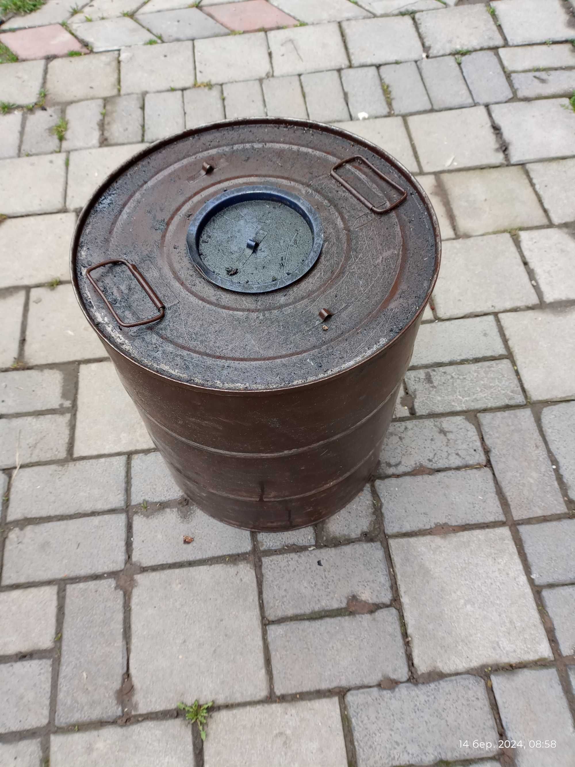 Бочка для рідини (масло, тощо)