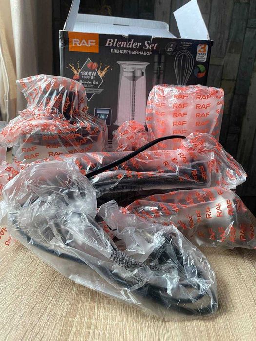 Блендер занурювальний RAF R.3011 з 4 насадками 4в1, потужність 1800 Вт