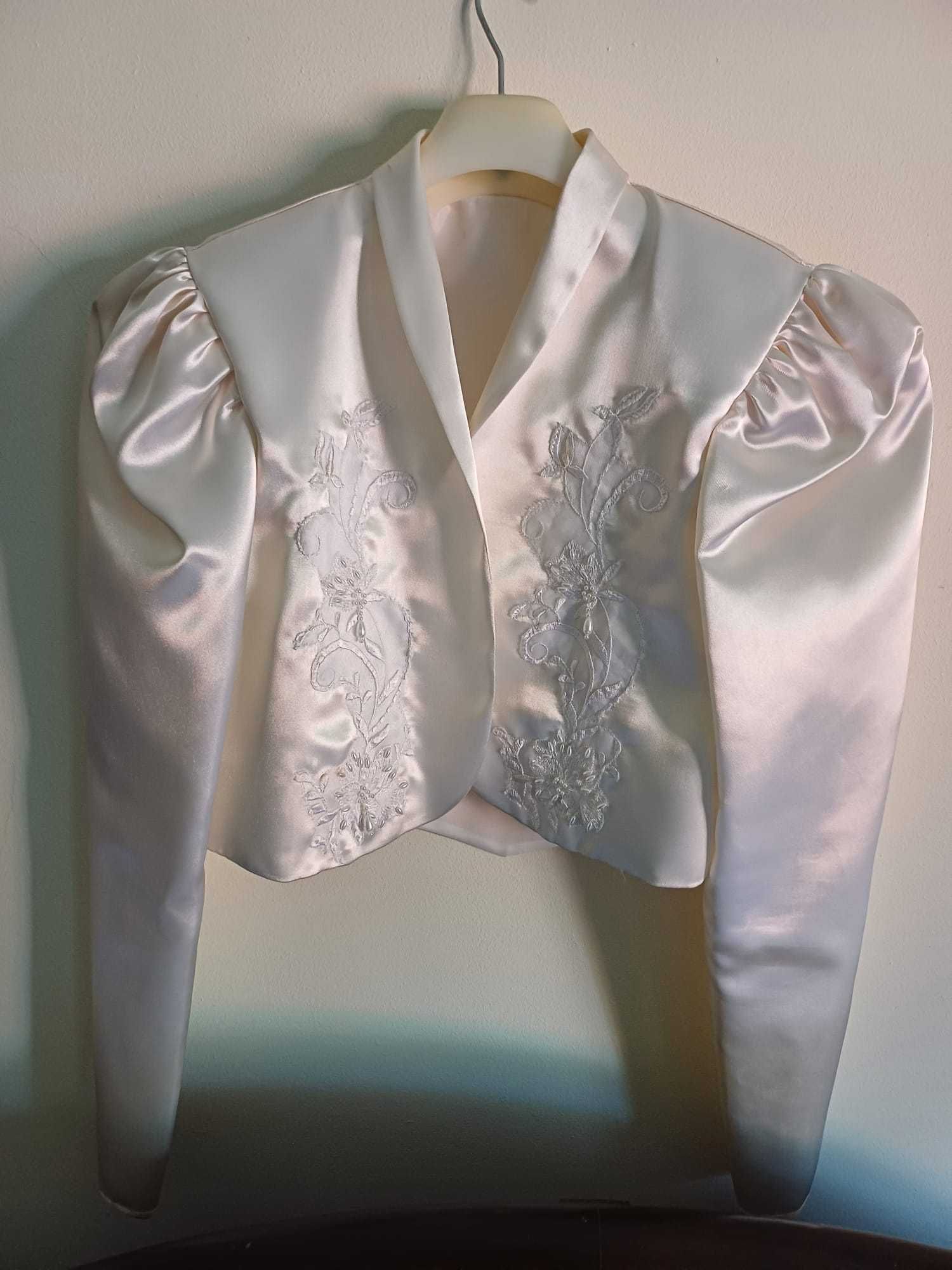 Vestido de noiva curto, com ou sem jaqueta