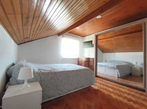Quarto Casal Suite com Contrato Corroios