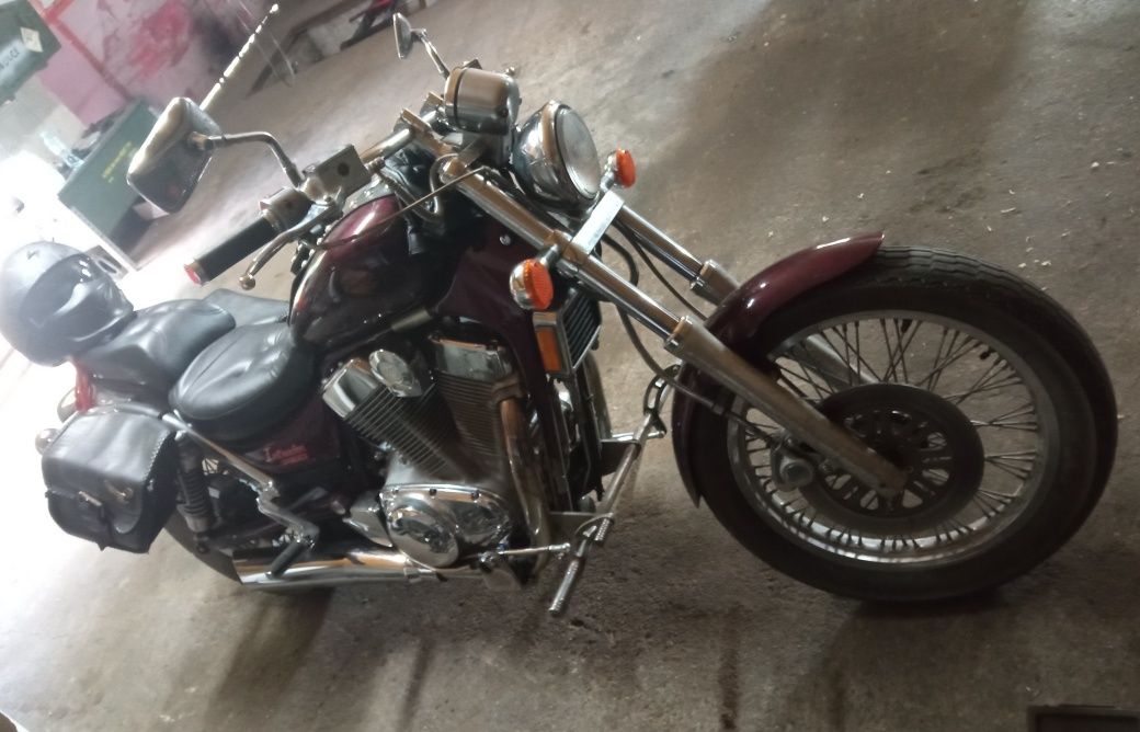 Suzuki vs 1400 INTRUDER