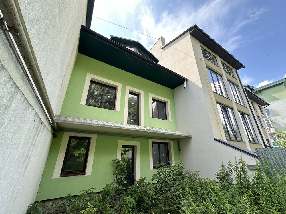 Продаж котеджу з власним виходом у парк, центр Винників
