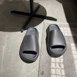 buty_adidasoriginalsYeezyslide UnisexTrampki R. 44