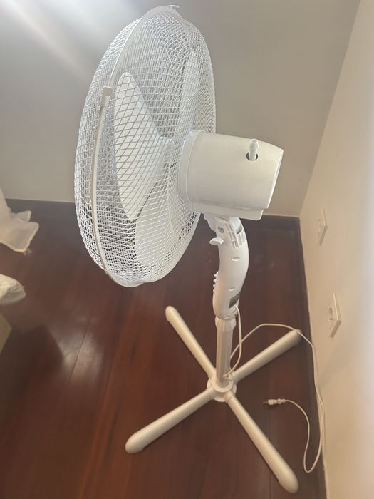 Vendo ventoinha branca