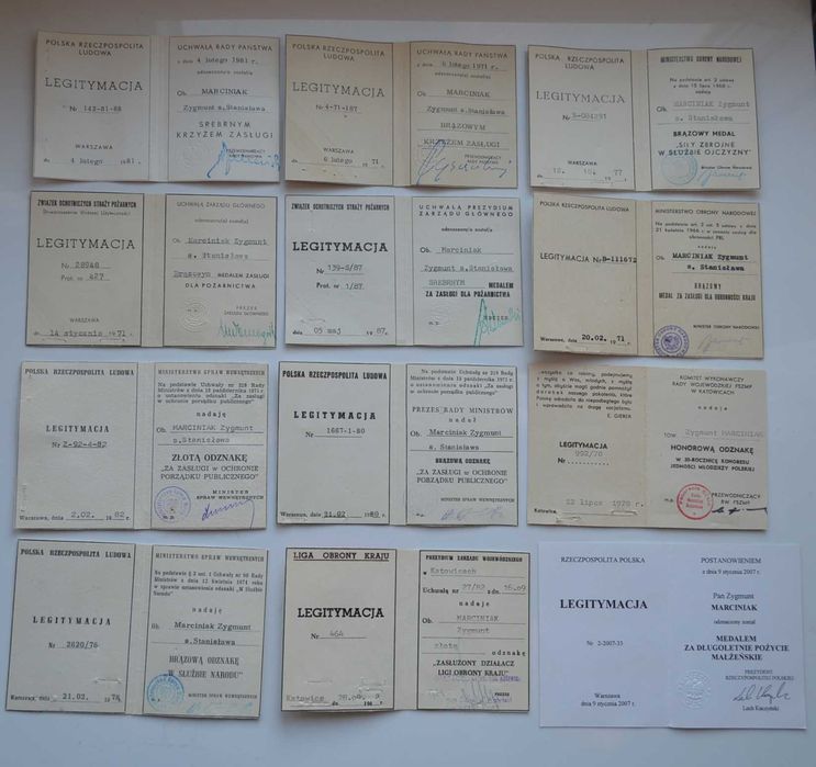 Zestaw legitymacji i dokumentów po 1 osobie