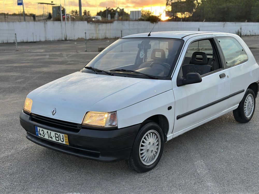 Renault clio 1.3 com apenas 126mil kms