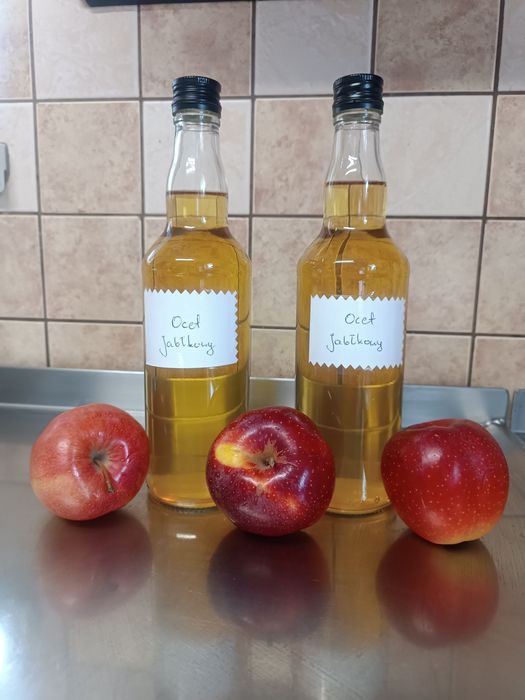 Ocet jabłkowy z Renety