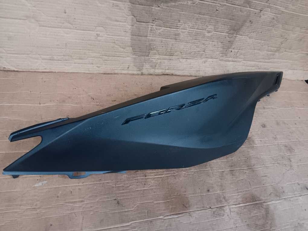 Carenagem traseira direita Honda NSS125 / 350 Forza versão 2021 a 2025