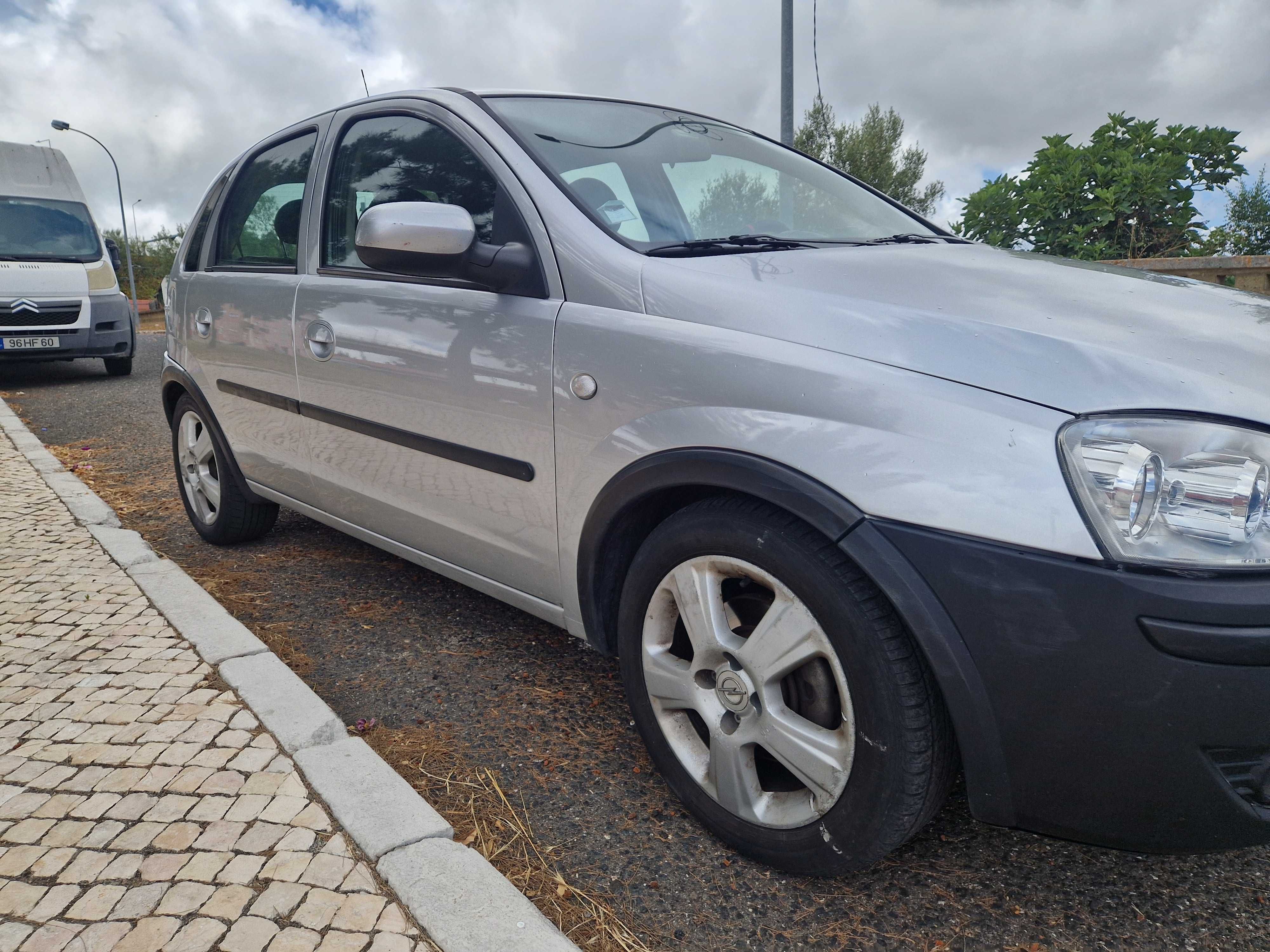 Opel Corsa 1.3 CDTI - 2005 | 160.000 km | Diesel | Econômico e Fiável