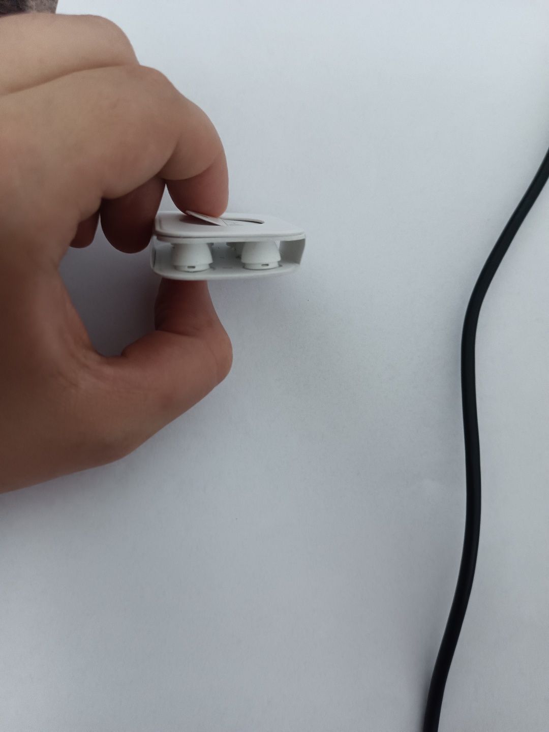 Продам AirPods Pro 2 (оригінал, повний комплект, б/в)