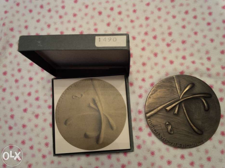 Medalha rara dos 140 anos do Banco Totta & Açores (1983) em bronze