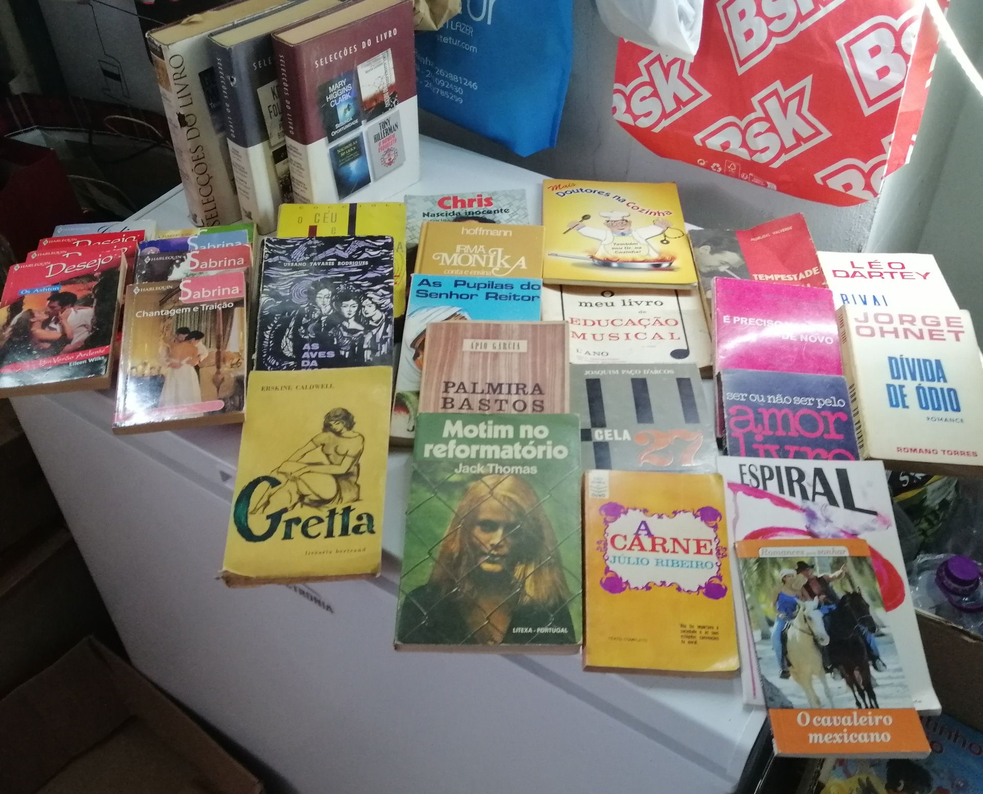 Enciclopédia 18v.. Mais 3 lotes livros antigos