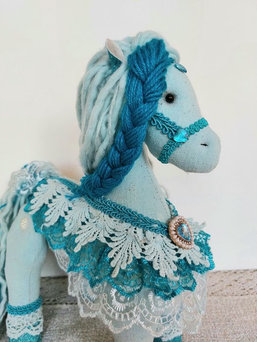 Коник ручної роботи