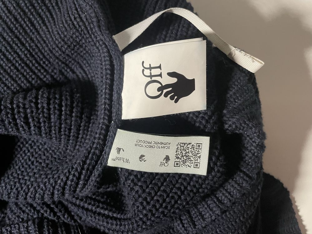 Off white knitted sweater вязаний светр