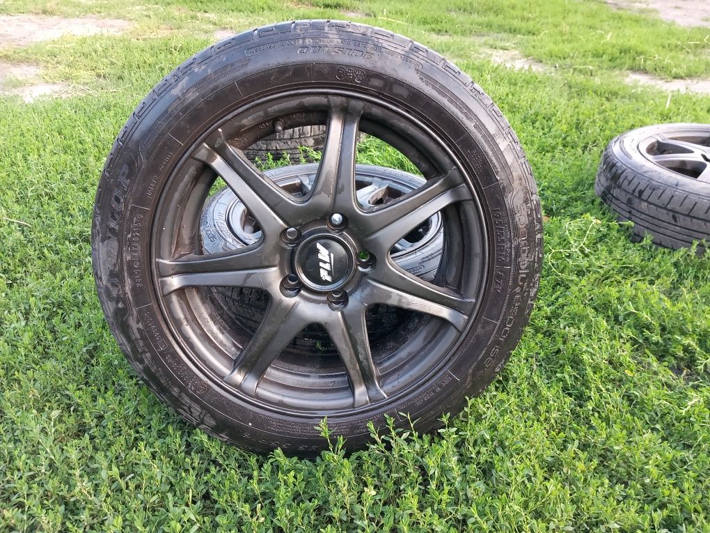 Sprzedam felgi z oponami rozstaw 5 na 112 felgi 16