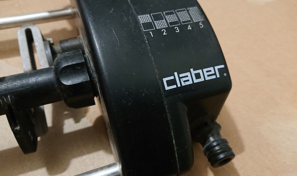 Zraszacz ogrodowy CLABER