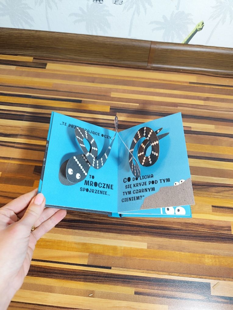 Kto się kryje w wodzie? Książka pop-up książka rozkładanka ruchome obr