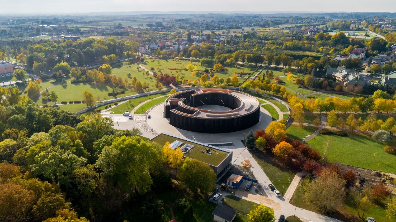 Dron zdjęcia, filmy.Nagrywanie wnętrz pod sprzedaż dronem fpv.