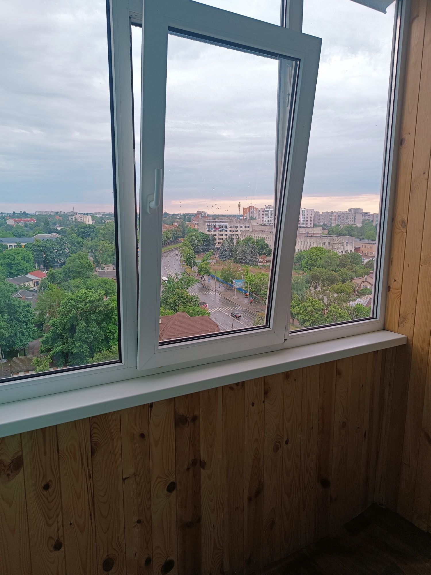 Погодинно або подобово 1-кімн.кв.,Центр.