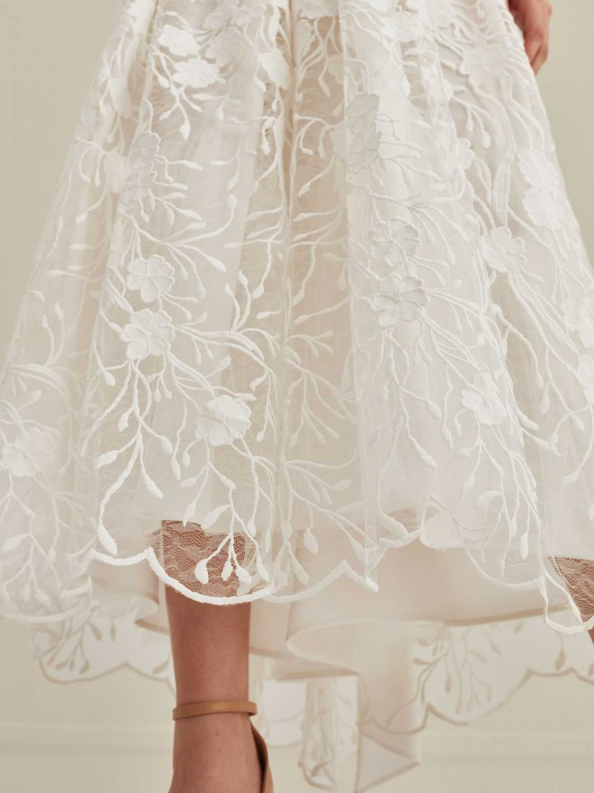 Suknia ślubna TARANKO - gipiura, koronka rozmiar 34, styl romantyczny