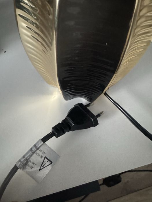 Lampa stołowa czarno-złota Agata