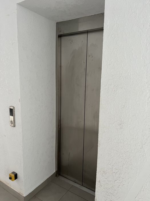 Центр видова квартира з терасою кухня студія