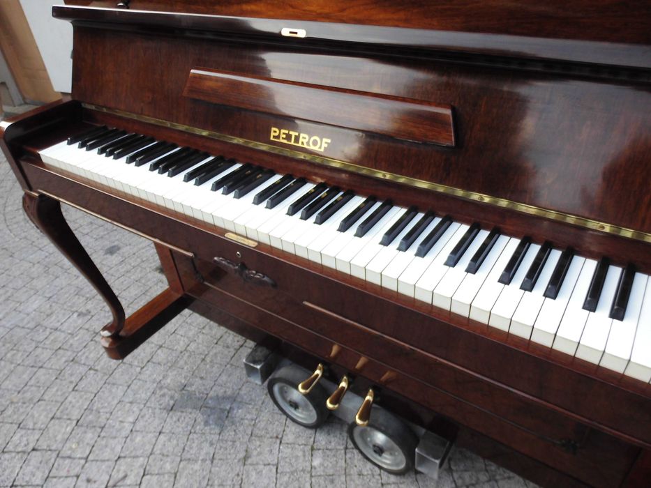 Pianino yamaha kawai samick petrof najwiekszy wybór transport rękojmia