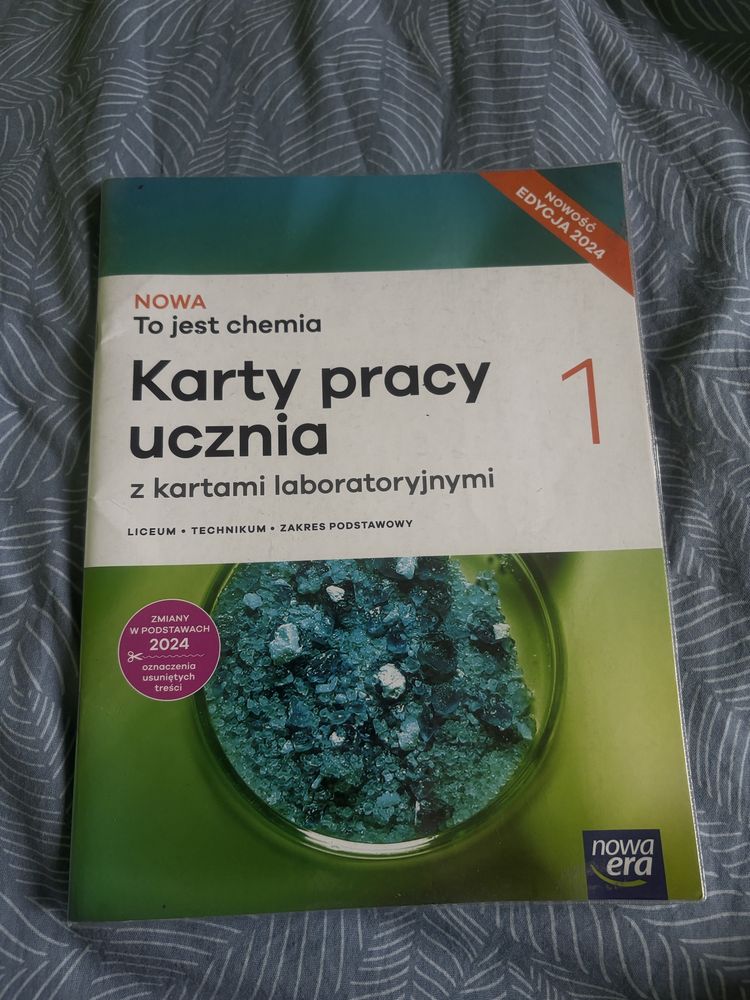 Podręcznik i karty pracy ucznia Nowa To jest chemia.