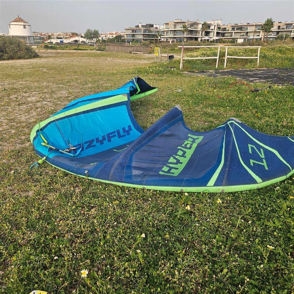 Dois kites Crazyfly 9/12 m. Os dois por 700 €, cada 400 €.