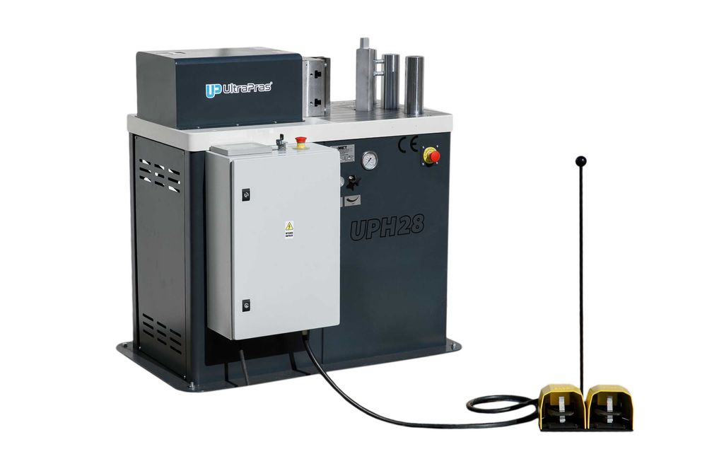 Pozioma prasa hydrauliczna UPH28 "bokserka" UltraPras