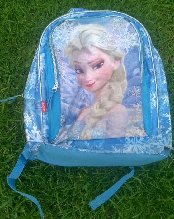 Dou Mochila Frozen - Elsa e Olaff