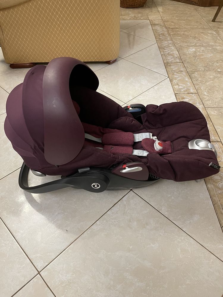 Продам автокресло cybex cloud q +