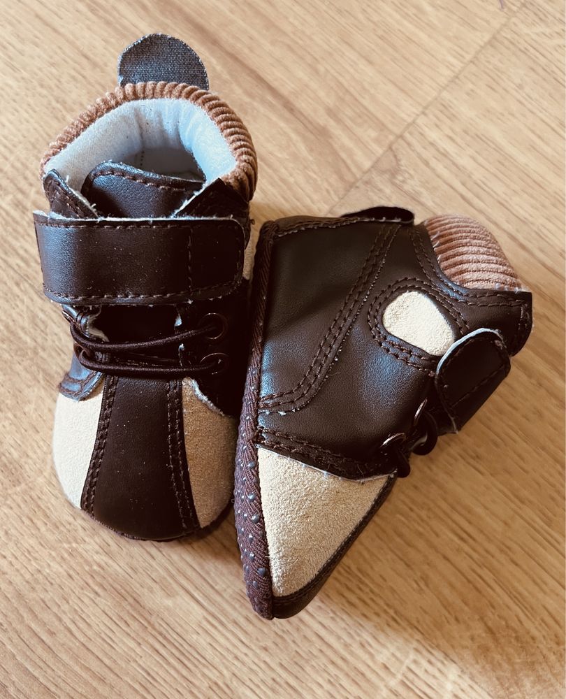 Туфлі черевики сандалі босоніжки кросівки макасини