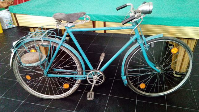 Bicicleta antiga para restauro.