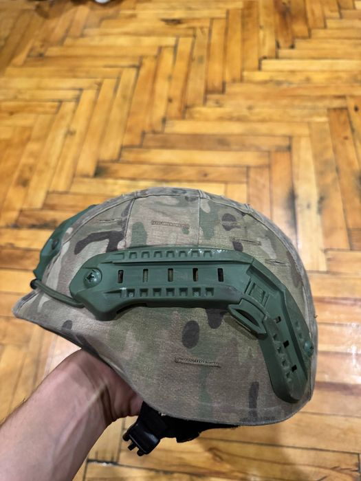 Шолом тактичний..