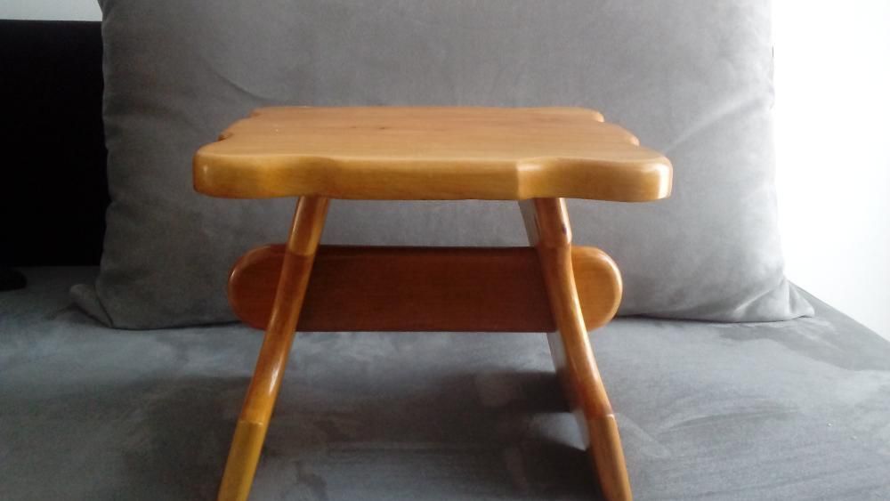 stołek drewniany