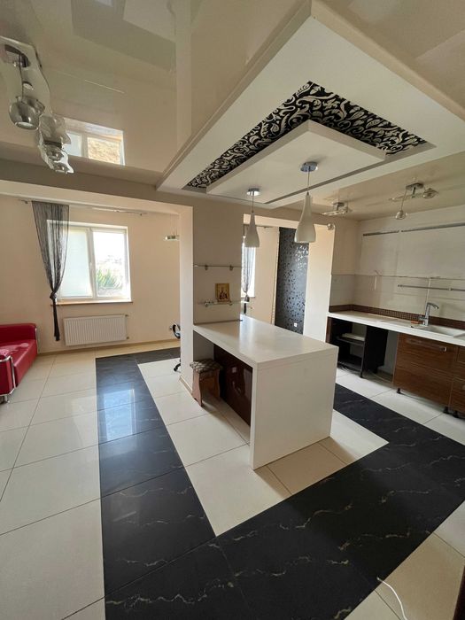 Продам дом. Центр. Можливий продаж через ЄВідновлення