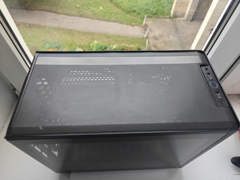 Cooler Master NR200P топовий itx кейс