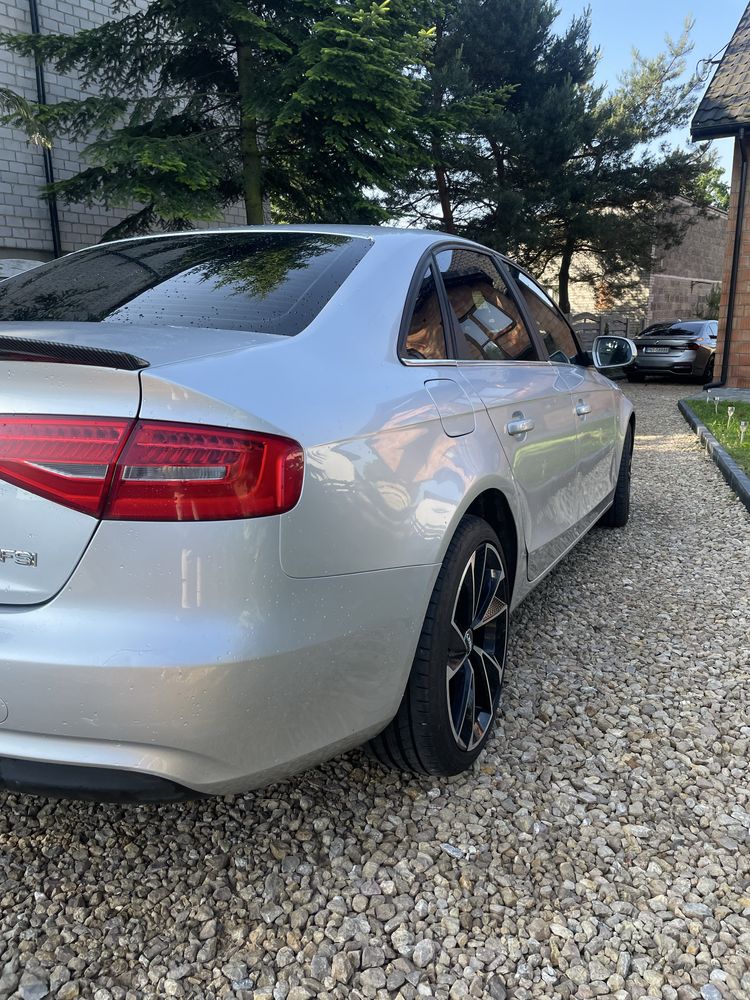 Audi a4 b8 2012R