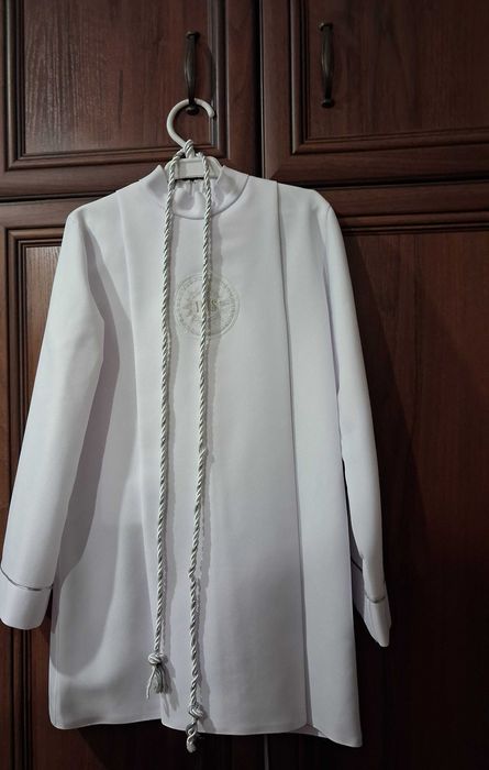 Strój komunijny rozm.134