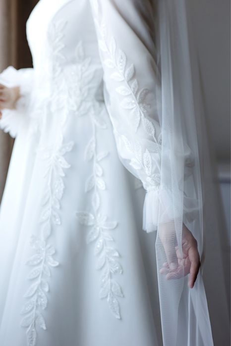 Весільна сукня айворі