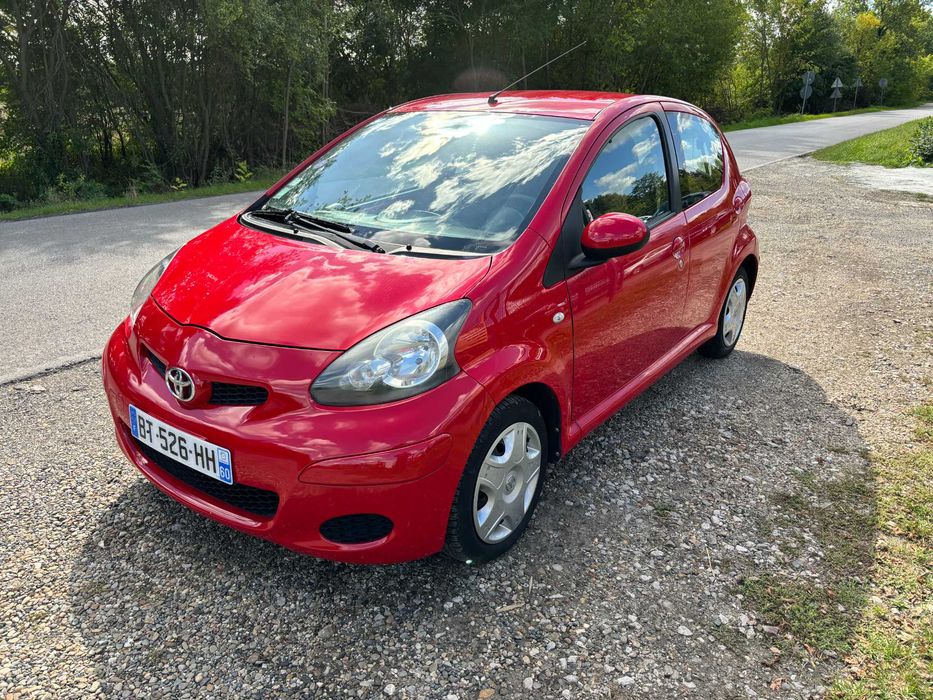 Toyota Aygo 1.0 Benzyna 4d 68km 2011r 92 tys km Navi Klima Elekt Warto