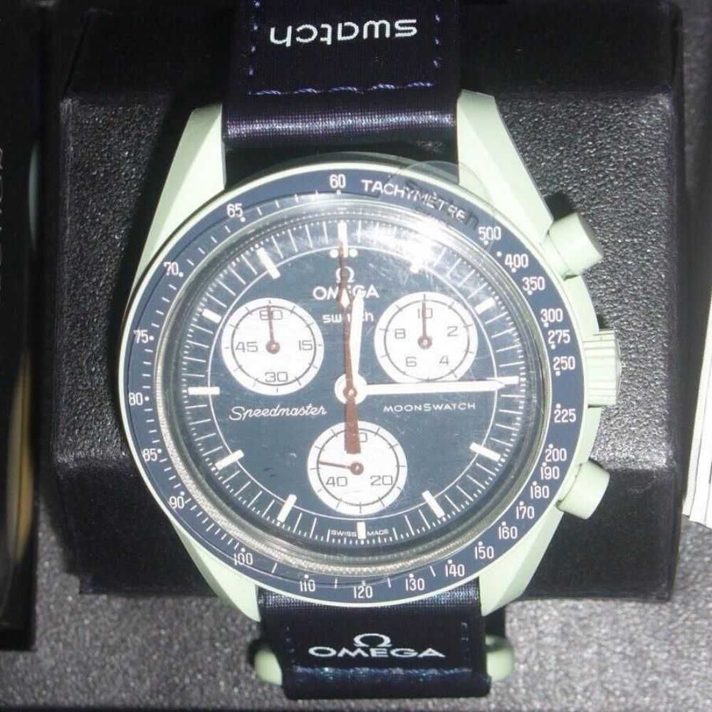 Omega x Swatch SO33G100 - Kosmiczny Design Inspirowany Ziemią
